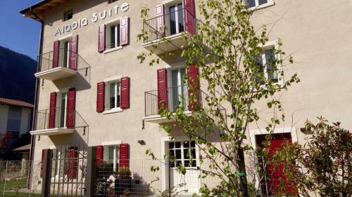 Hostal Albola Suite Holiday Apartments