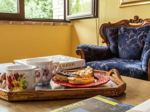 Historic Apartment In Saludecio With Swimming Pool