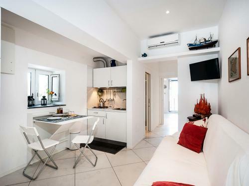 Stazzo Apartment Sleeps 2 Pool Air Con Wifi