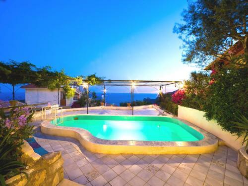 Torca Villa Sleeps 10 Pool Air Con Wifi