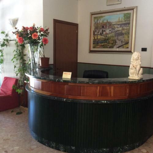 Hotel Pizzeria Ristorante "al Leone"