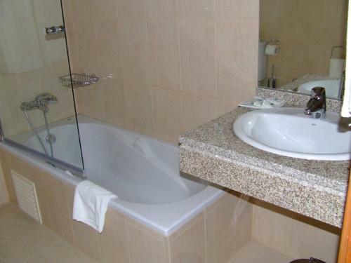 Hotel Apartamentos Geres Ribeiro