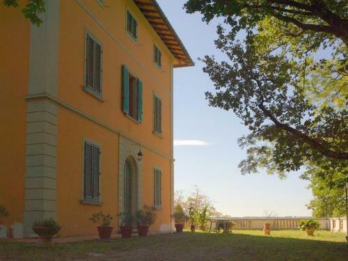 Modern Holiday Home In Montefiridolfi Italy With Pool