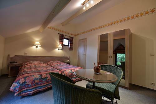 Hotel H�tel Moulin De La Strument