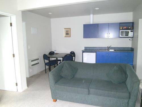 Anchorage Motel Apartments