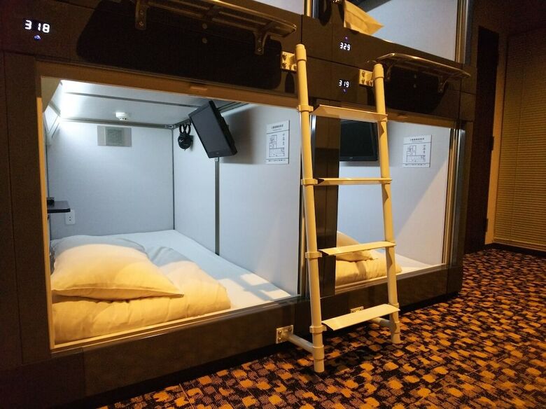 Kobe Capsule Hotel Seki