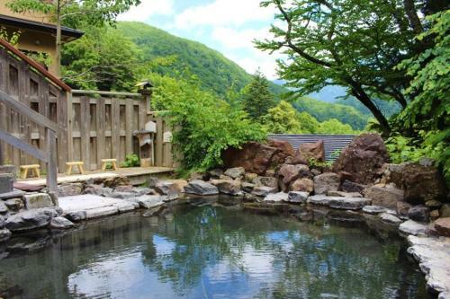 Nakanoyu Onsen Ryokan