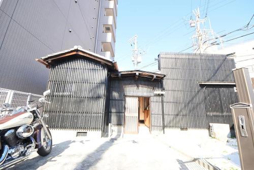 Tarbo's House Nishikitsuji : Free Parking, Pet Ok