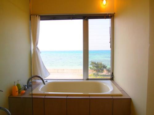 Hostal Keiki Beachhouse & Cafe