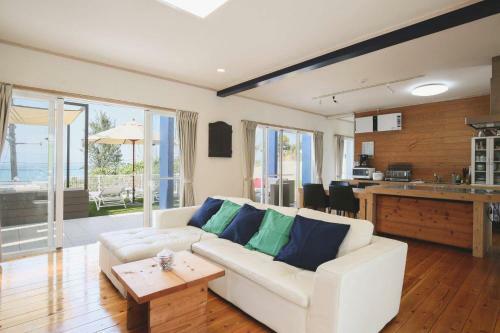 Hermit Hills Apartment In Okinawa Colors