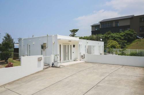 Hermit Hills Apartment In Okinawa Colors
