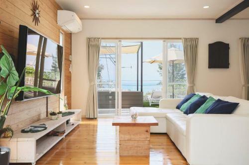 Hermit Hills Apartment In Okinawa Colors