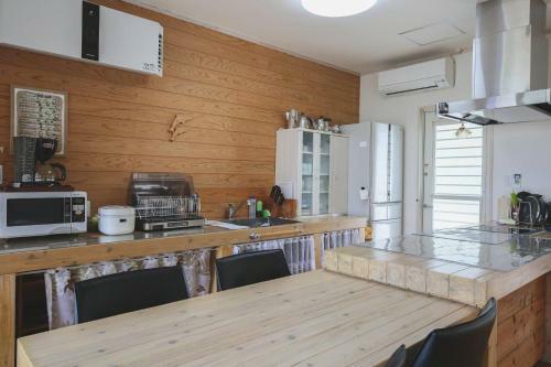 Hermit Hills Apartment In Okinawa Colors
