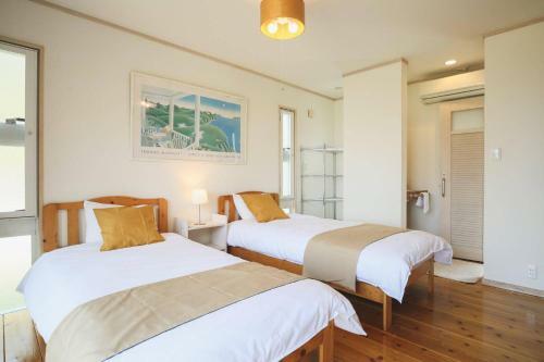 Hermit Hills Apartment In Okinawa Colors