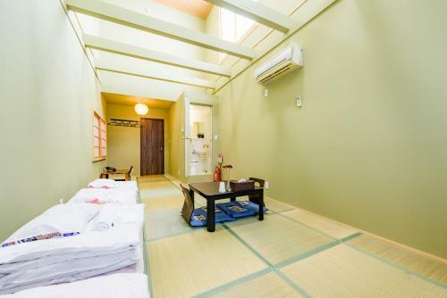 Hostal Wafu Ryokan Uehonmachi