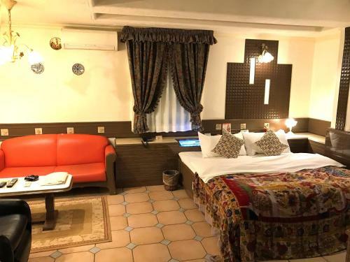 Hotel Celavie Matsubara Interchange (adult Only)