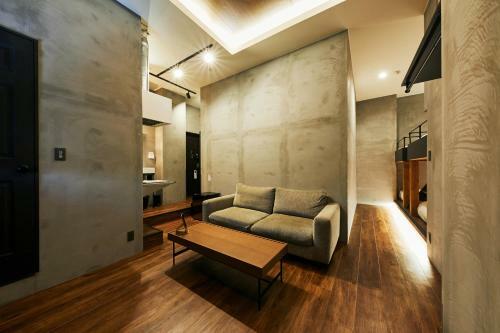 Mizuka Nakasu 1 - Unmanned Hotel