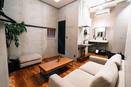 Mizuka Nakasu 1 - Unmanned Hotel