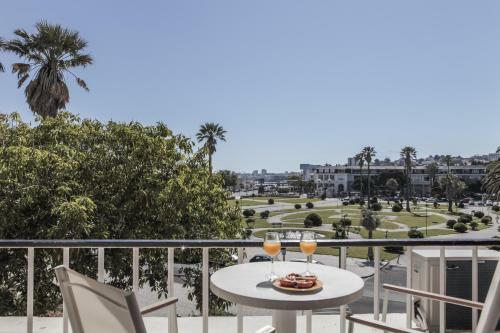 Rent4rest Estoril Beachfront Apartments