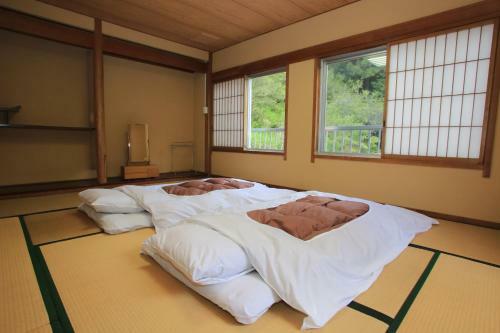 Hostal Iya Vine Bridge Guest House