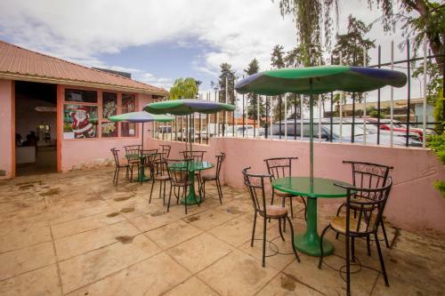 Meru Safari Hotel