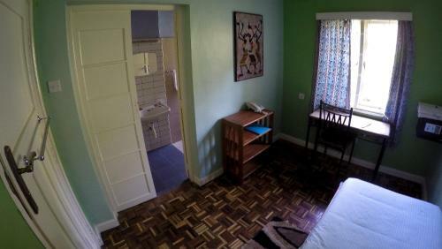 Hotel Amani Gardens Inn