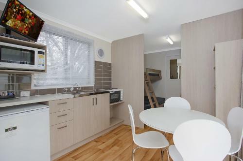 Warrnambool Holiday Park And Motel