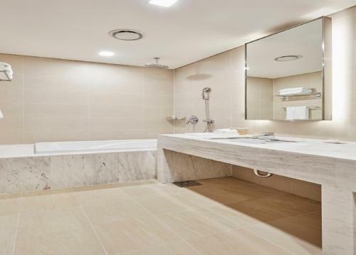 Skybay Hotel Gyeongpo