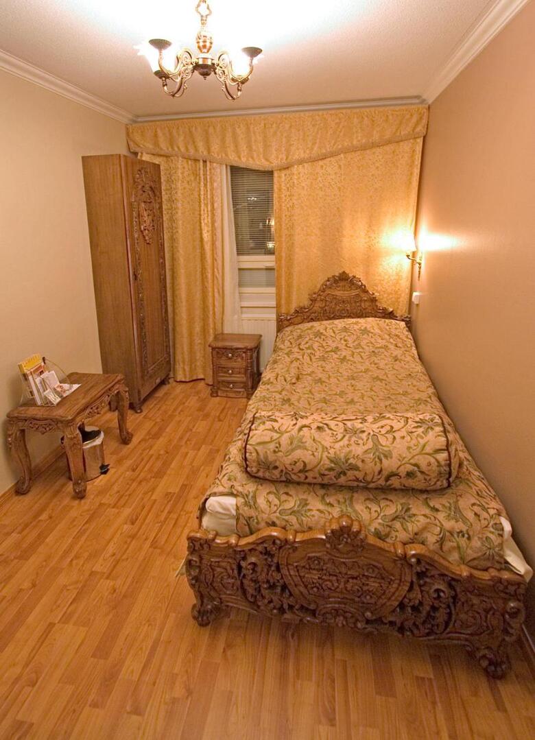 Mango Hotel
