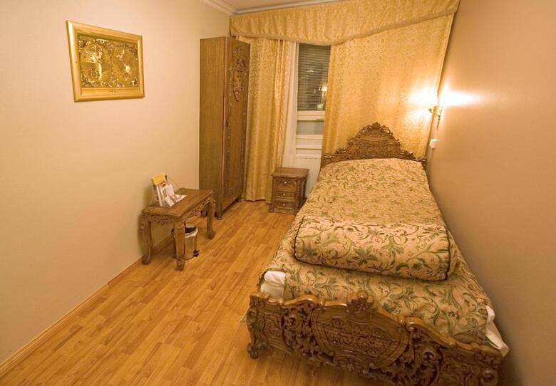 Mango Hotel