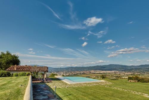 Battifolle-ruscello-poggiola Villa Sleeps 8 Pool