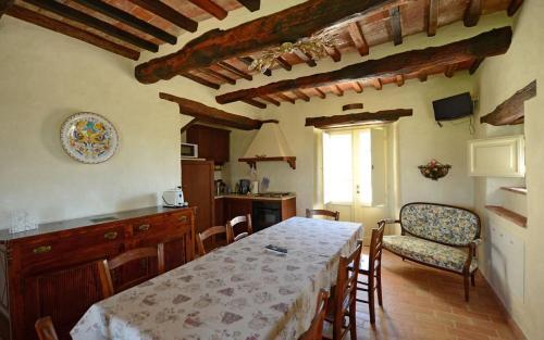 Battifolle-ruscello-poggiola Villa Sleeps 8 Pool
