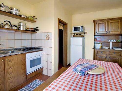 Torricella Villa Sleeps 8 Pool Wifi