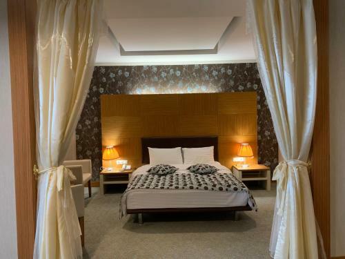 Grand Nur Plaza Hotel