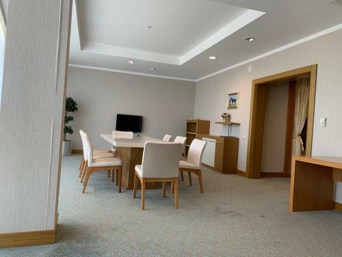 Grand Nur Plaza Hotel