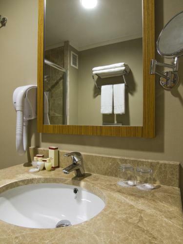 Grand Nur Plaza Hotel