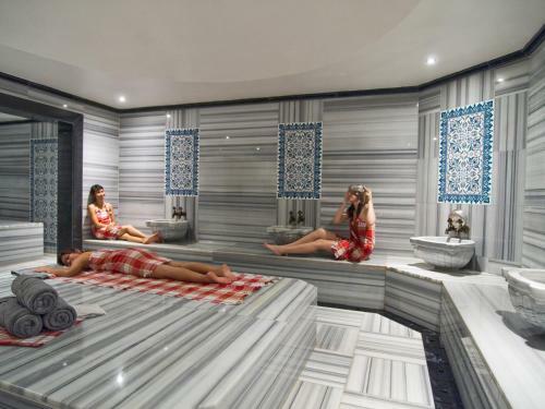 Grand Nur Plaza Hotel