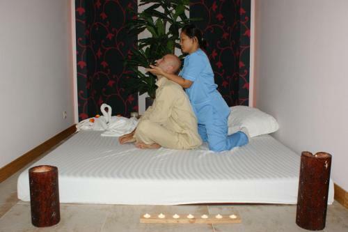 Grand Nur Plaza Hotel