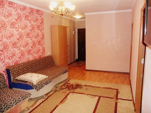 Apartment On Zakarpatskaya Street