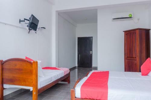 Oyo 406 Moya Hotel & Beach Resort
