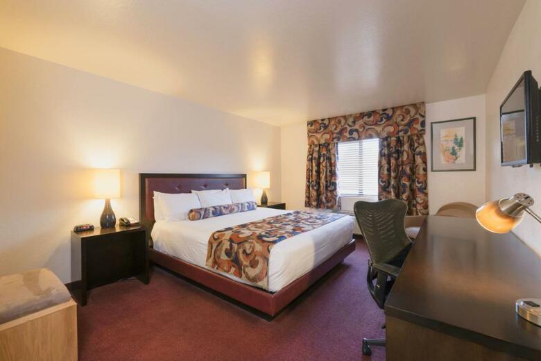 Hotel Canyon Plaza Resort