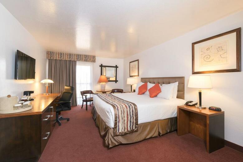 Hotel Canyon Plaza Resort