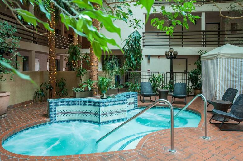 Hotel Canyon Plaza Resort