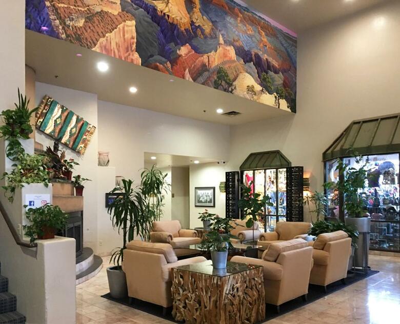 Hotel Canyon Plaza Resort