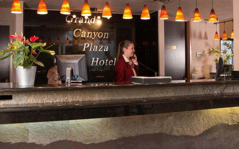 Hotel Canyon Plaza Resort