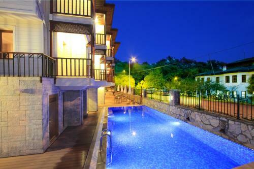 Summer Hotel