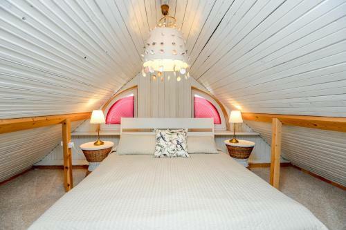 Hostal Holiday House Apartments