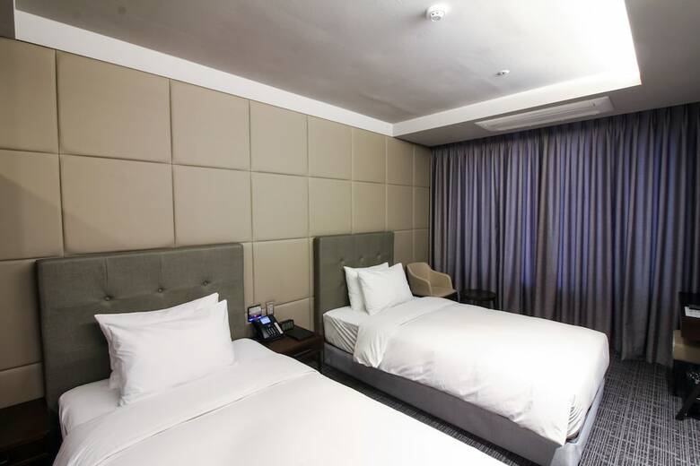 Golden Tulip Ever Yongin Hotel