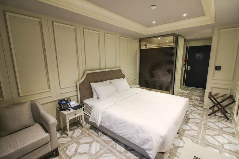 Golden Tulip Ever Yongin Hotel