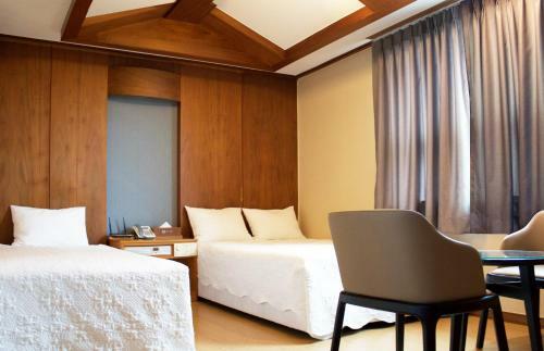 Tongdo Natural Tourist Hotel